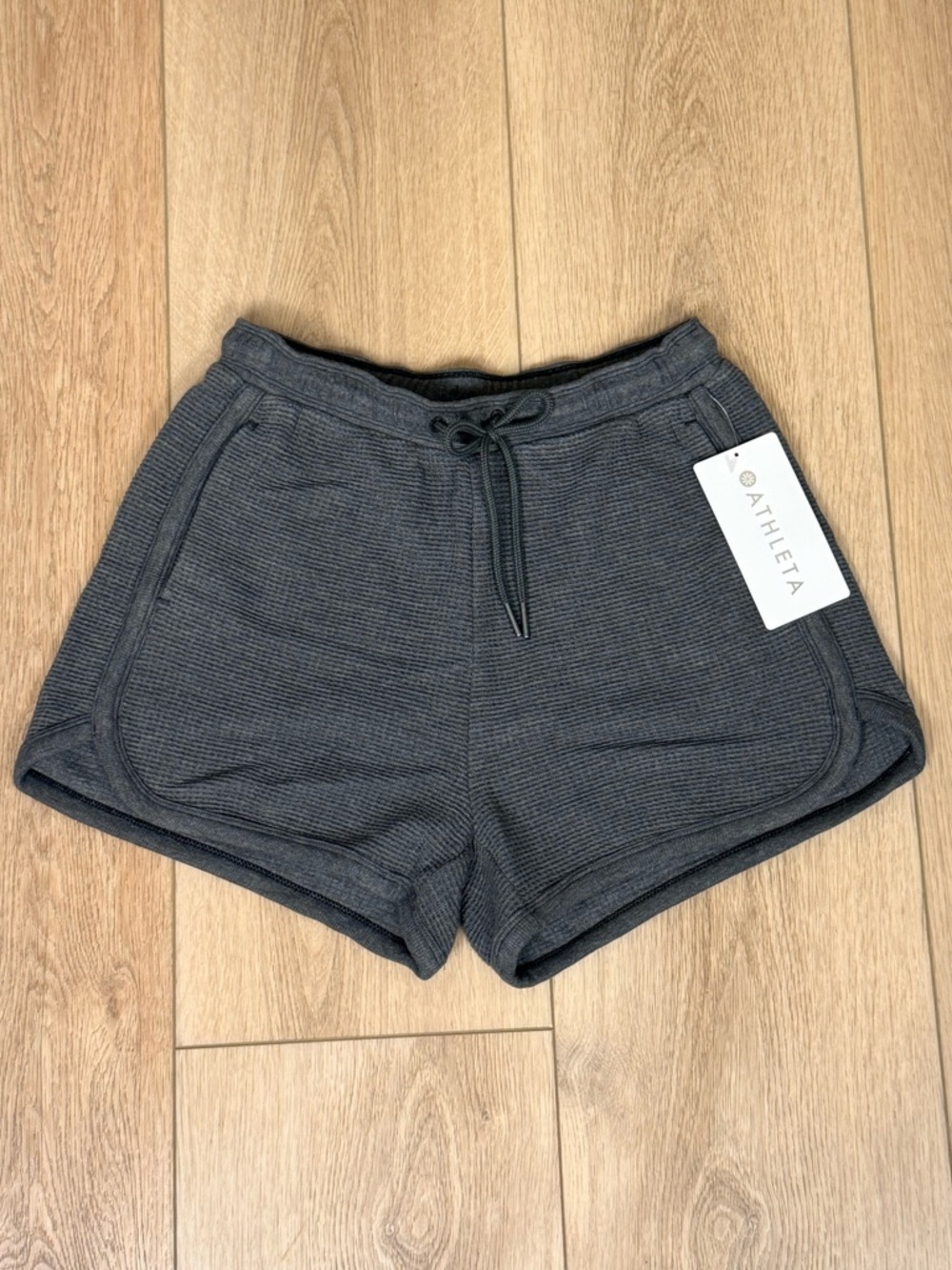 NWT Athleta Tranquil Mid-Rise Waffle Shorts Size XS Charcoal Heather